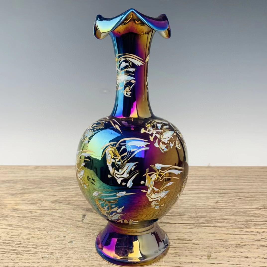 中国古美術・旧蔵の磁器・定瓷七彩飛天紋花口瓶・置物・書道具・茶道具・文房具・賞物 中国古美術・旧蔵の磁器・定瓷七彩飛天紋花口瓶・置物・