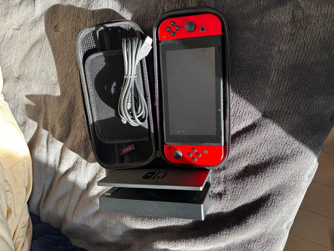 Nintendo Switch 本体 赤 Joy-Con