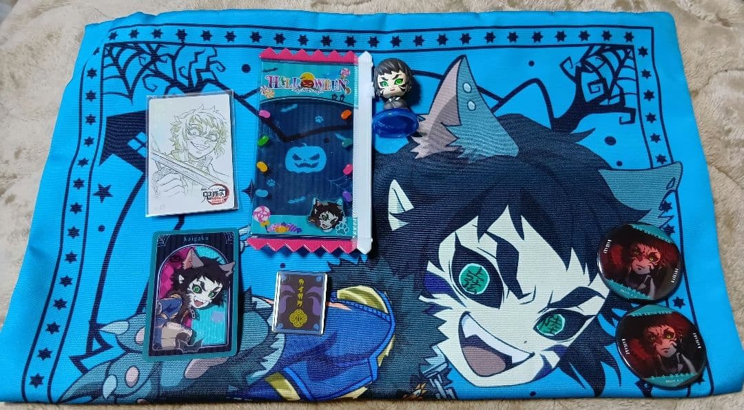 鬼滅の刃 ufotable ハロウィン 光る狼クッションカバー 缶バッジ 獪岳