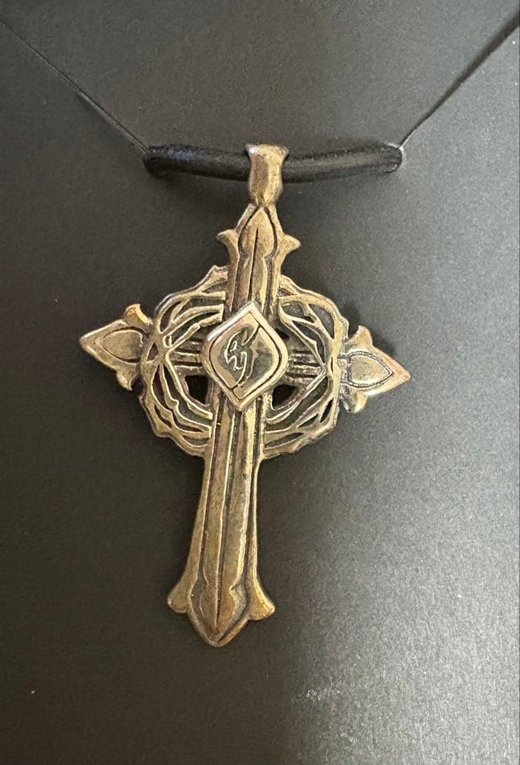 氷室京介 KYOSUKE HIMURO LAST GIGS クロスペンダント - メルカリ