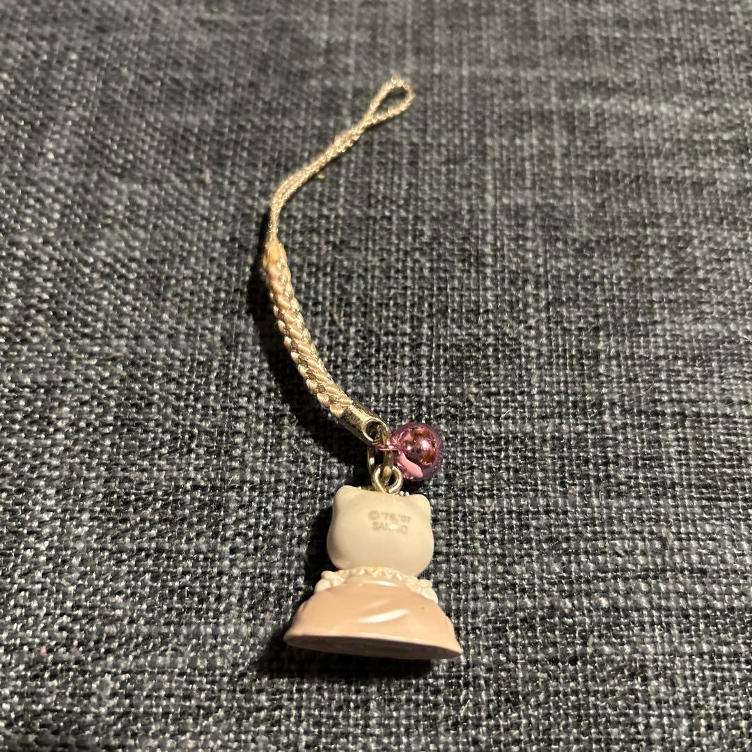 東京限定　ピューロランド　ハローキティ　ストラップ　薔薇ドレス