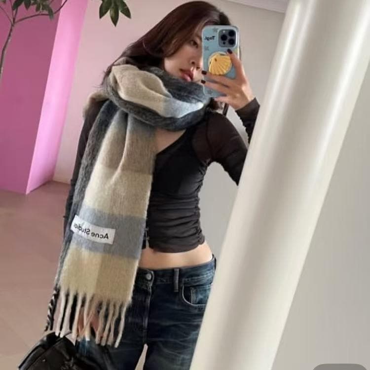 新品未使用 Acne Studios モヘアチェックスカーフマフラー - メルカリ