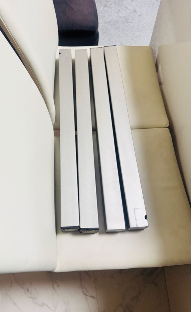 ホワイトダイニングテーブルと椅子4脚セット