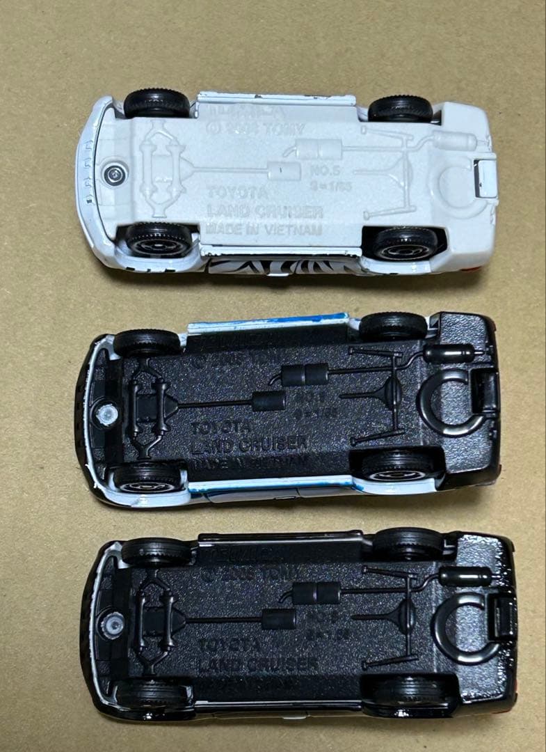トミカ トヨタ ランドクルーザー 3台セット