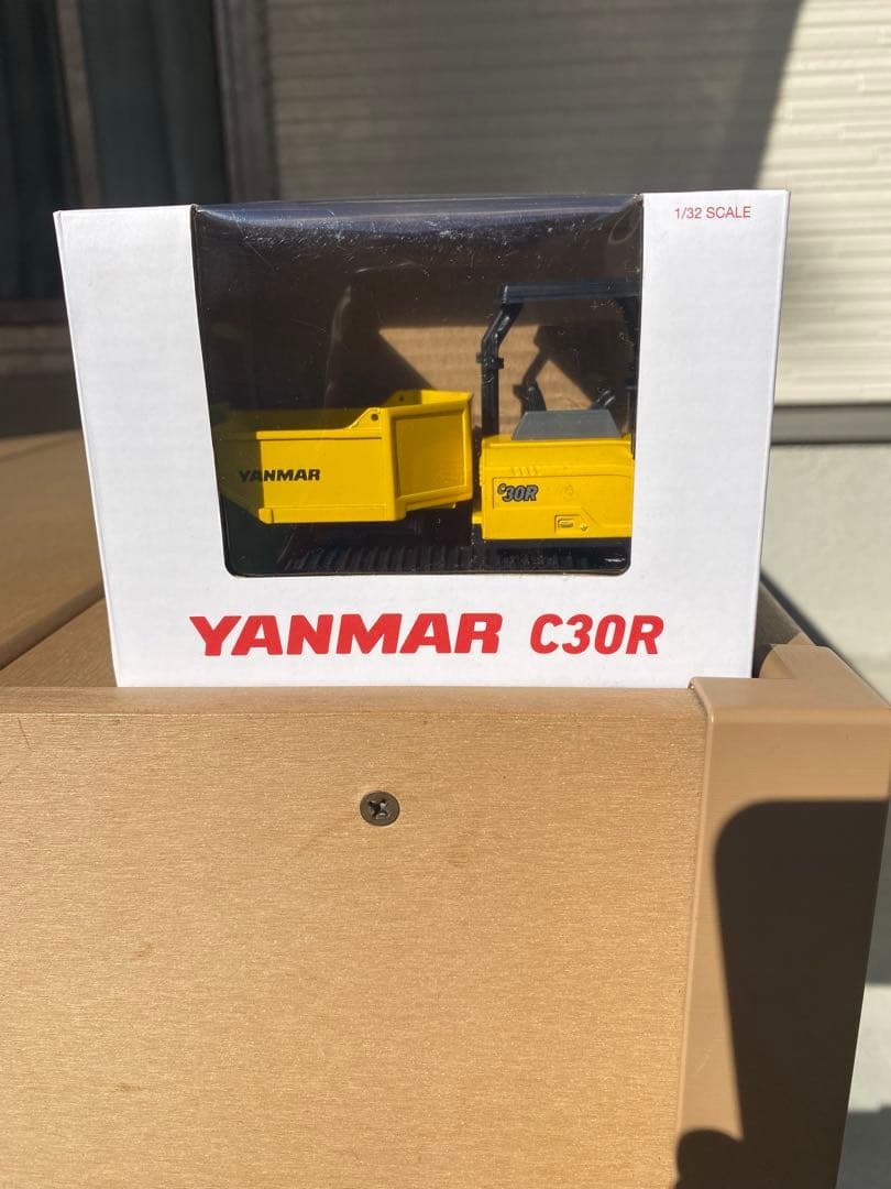 YANMAR C30R ミニカー 1/32スケール