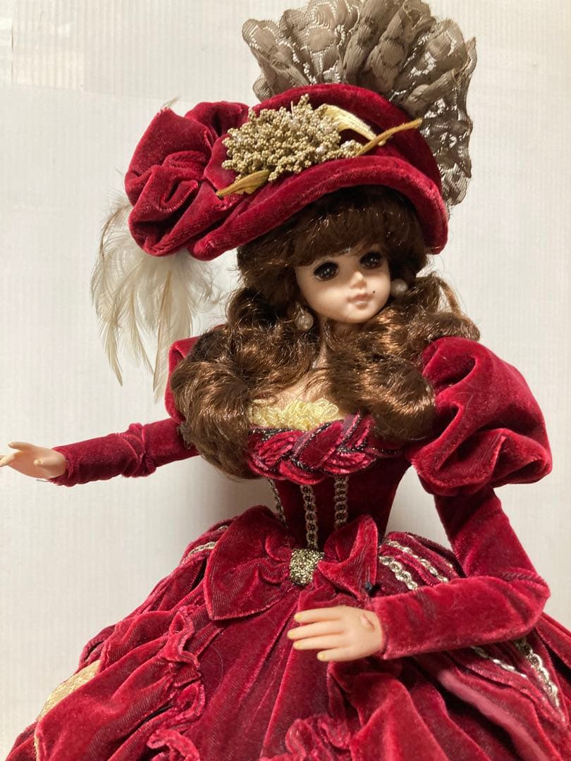 フランス人形‼️ビクトリアン風ドール ワインレッド - メルカリ