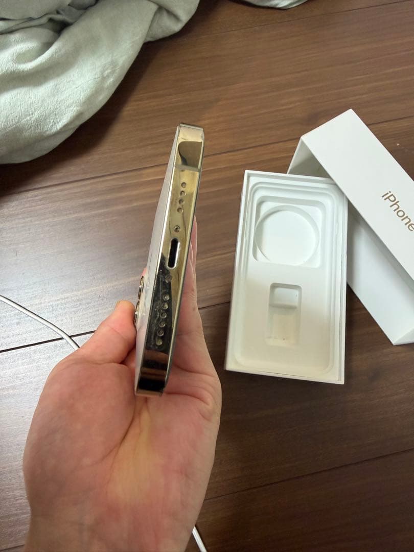 iPhone 12 Promaxゴールド本体　木村様のみ購入可能