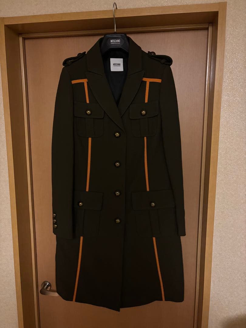 MOSCHINO ミリタリー風チェスターコート MOSCHINO ミリタリー風チェスターコート LOVE MOSCHINO チェスター