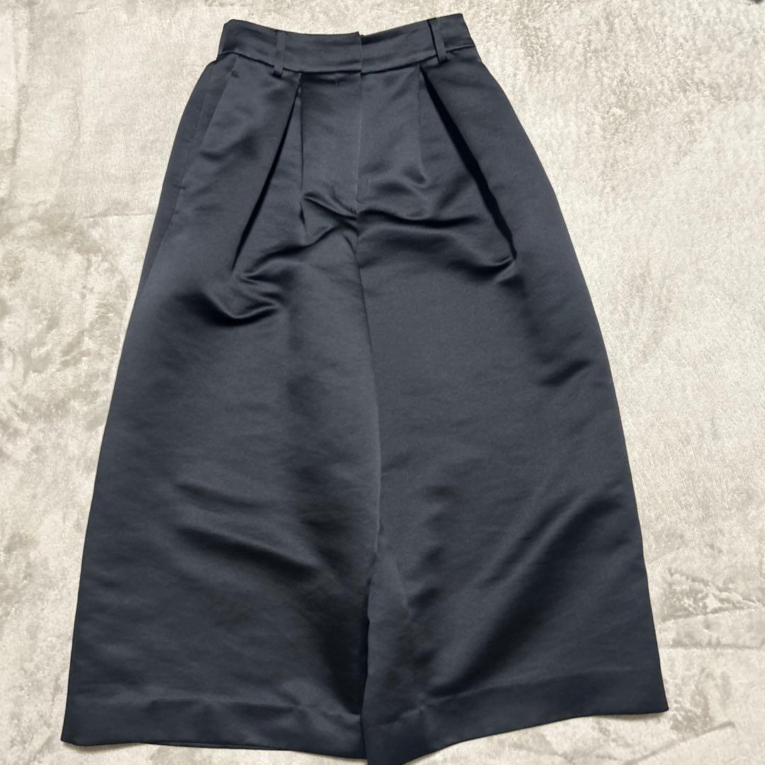 heve サテンガウチョパンツ36