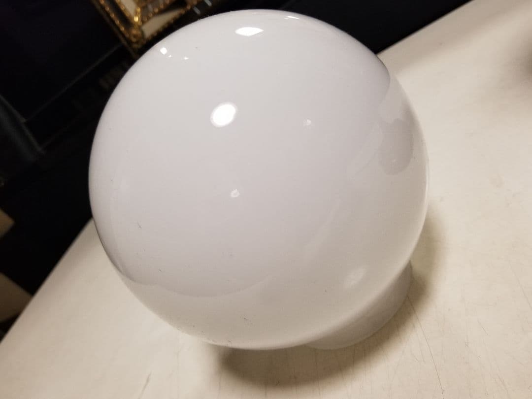 1970's ミッドセンチュリーモダン スピンドルポール 乳白硝子 ボール