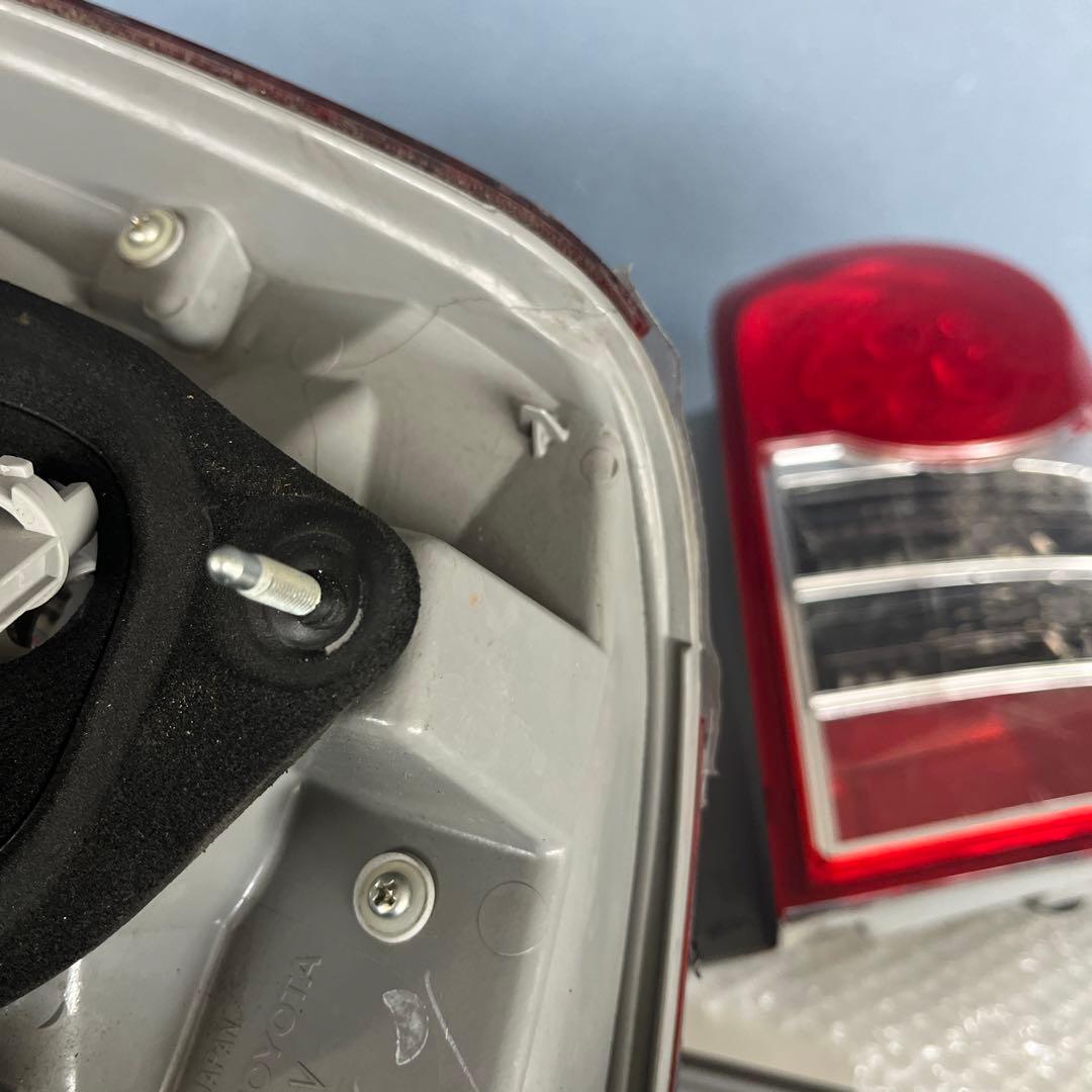 右側のみ トヨタ カローラフィールダー141純正後期KOITO 13-100 - メルカリ