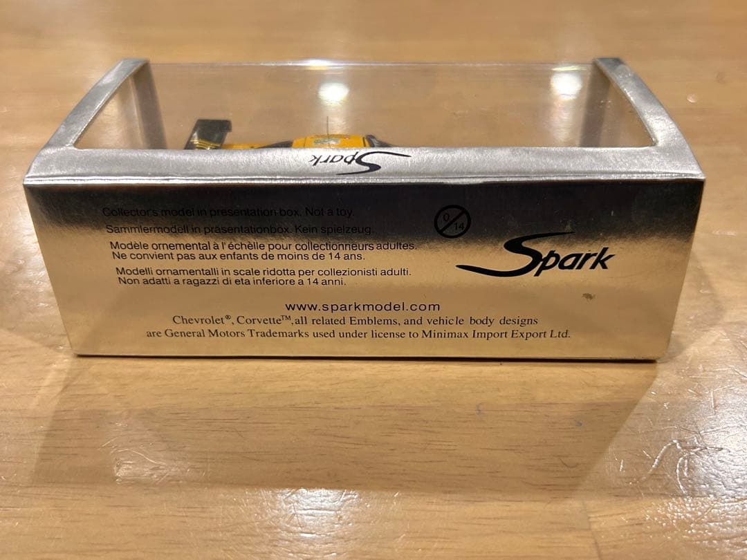 Spark Corvette C6-R コルベット ミニカー 廃盤品 - メルカリ