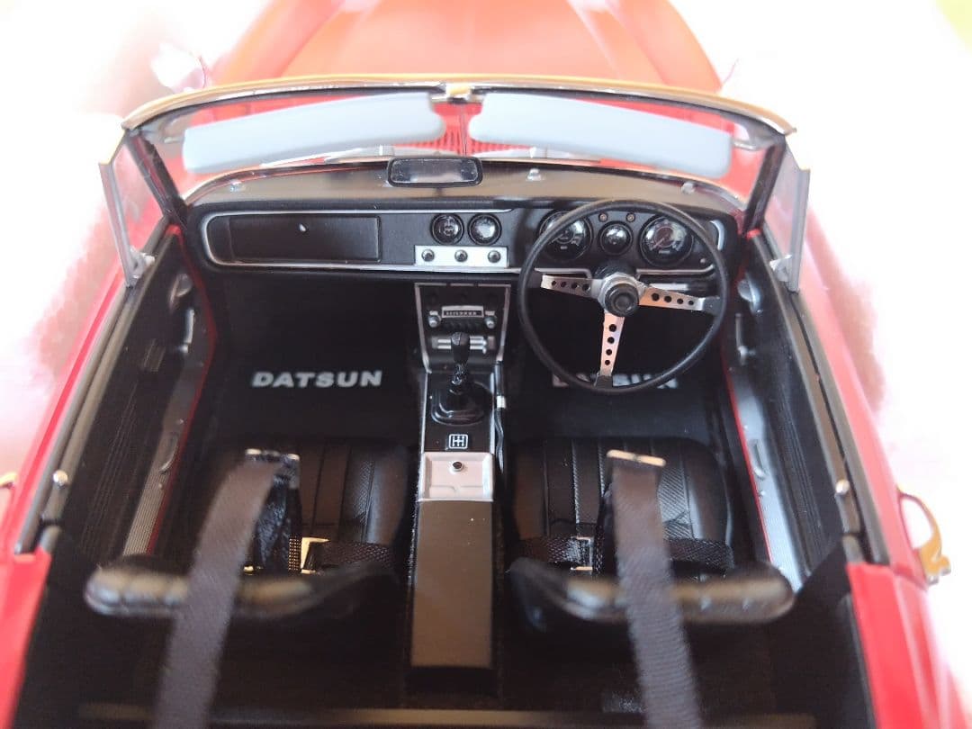 オートアート 1/18「DATSUN FAIRLADY 2000」