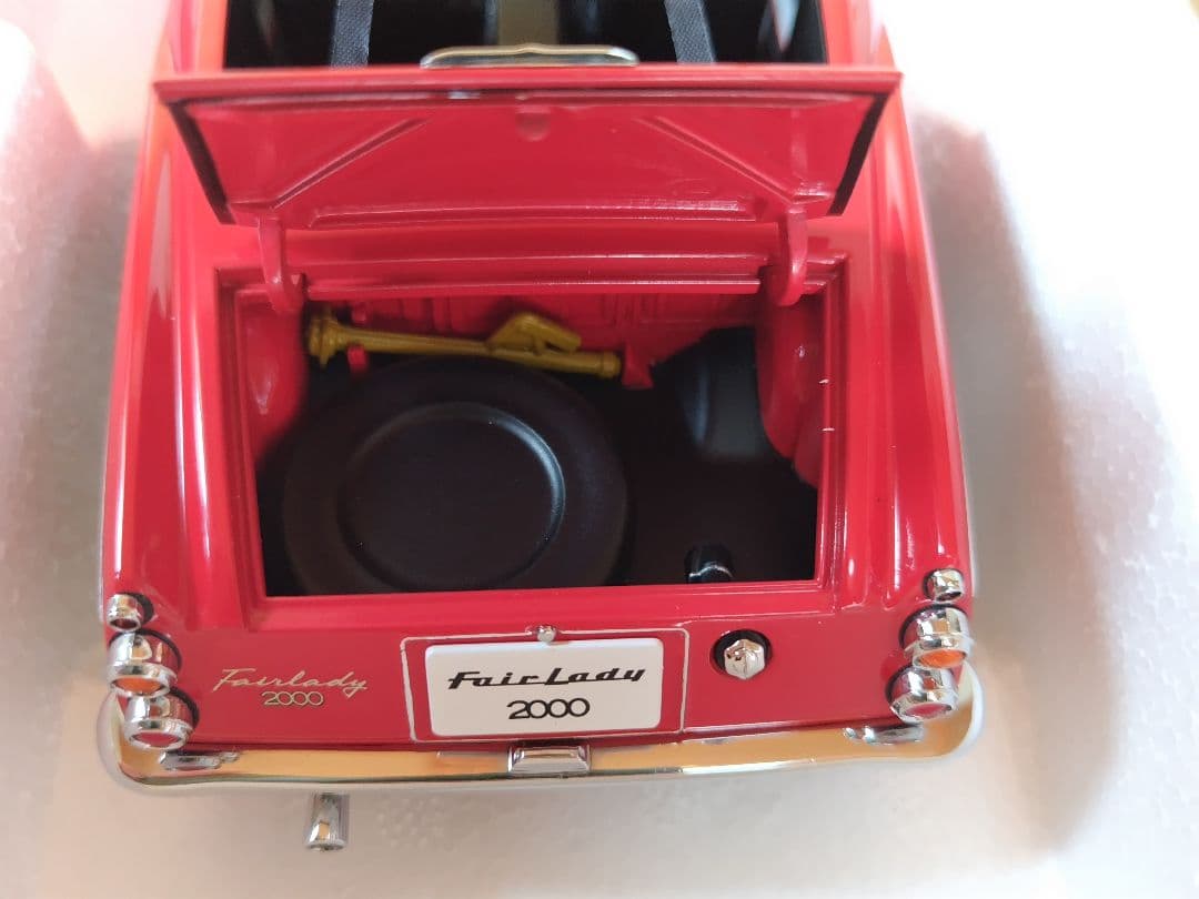 オートアート 1/18「DATSUN FAIRLADY 2000」