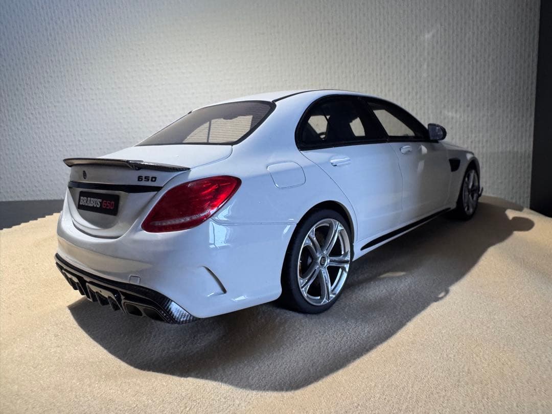 BRABUS 650 Cクラス ミニカー 1/18ホワイト