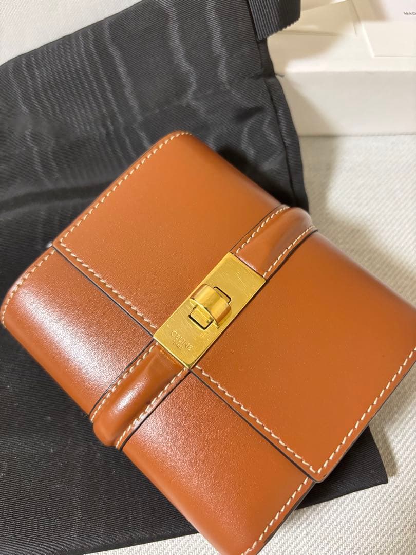 CELINEスモール トリフォールドウォレット 16セーズ　美品