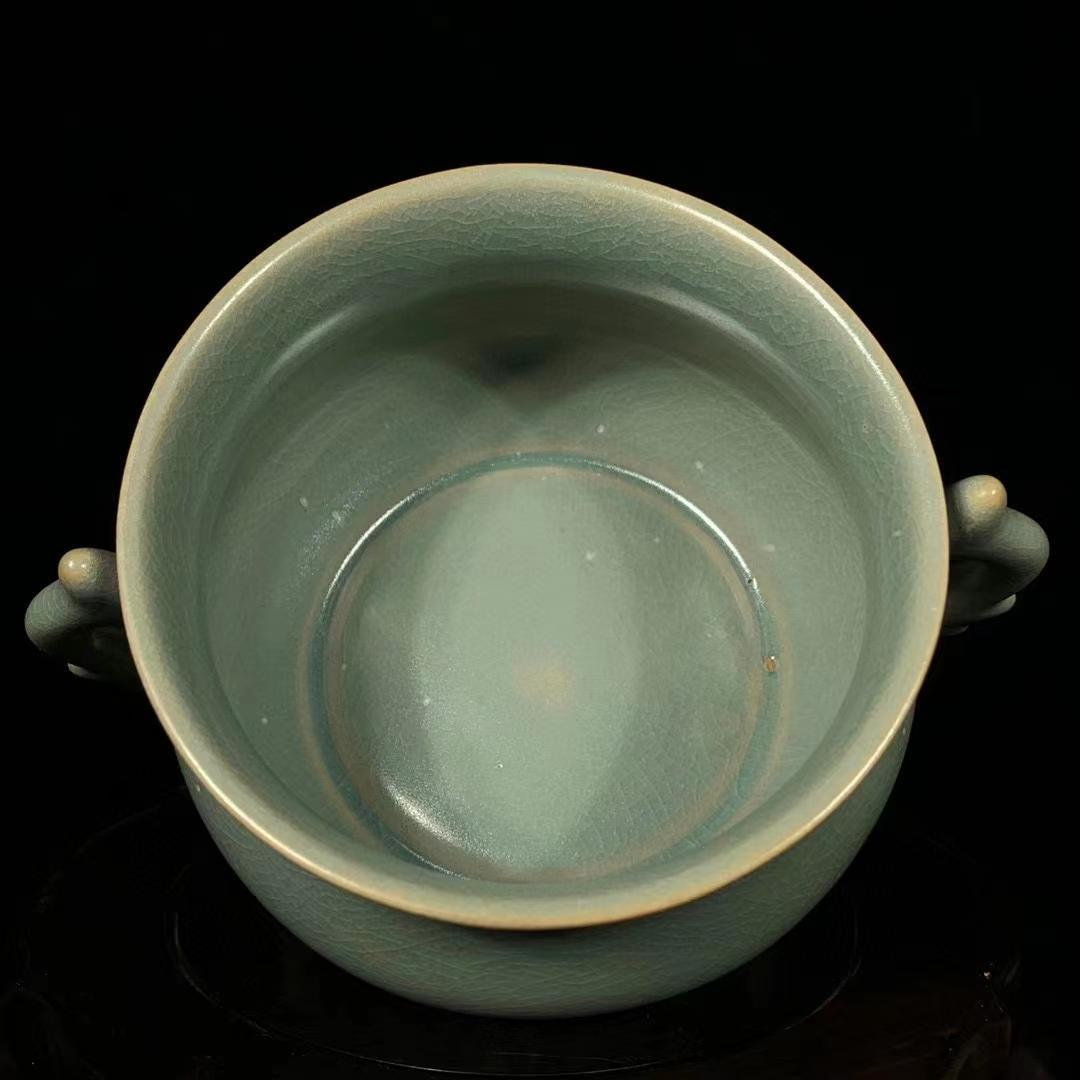 中国古美術・旧蔵の磁器・双龍耳香炉・8.5x16cm・置物・茶道具・書道・文房具