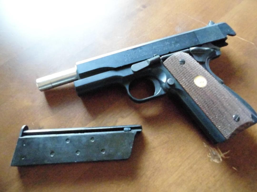 WA　コルトガバメントM1911A1　ガスブロプラスチック製　木グリ付き