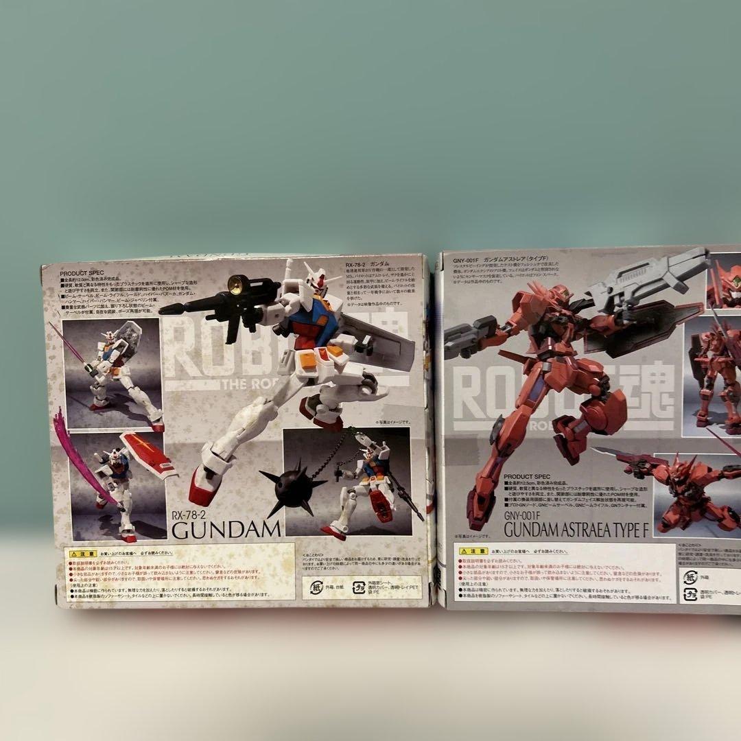 t893 ROBOT魂 RX-78-2 ガンダム & アストレアTYPE F