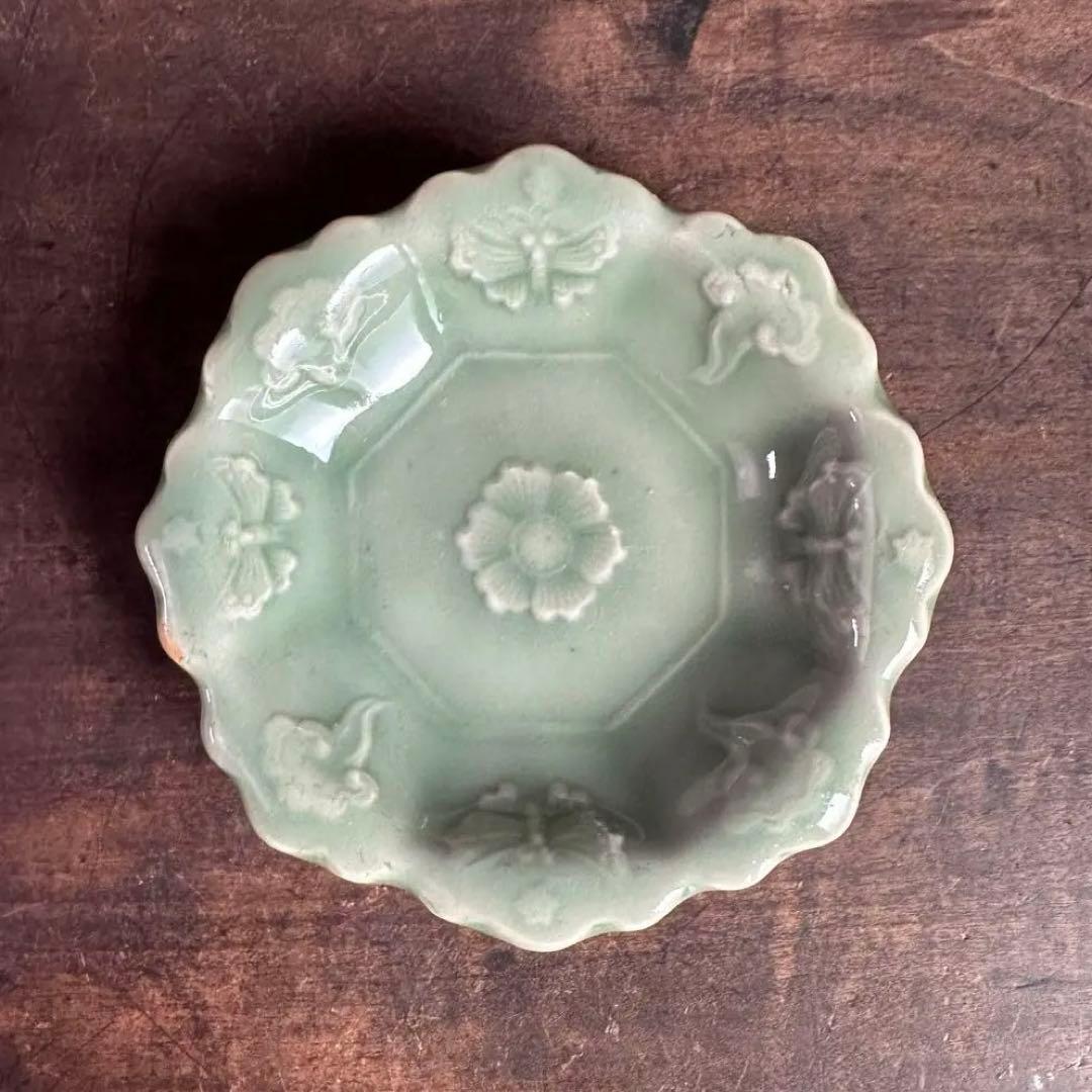 世界三大青磁 三田青磁 江戸末期 陽刻草花文八角小皿五枚 青磁