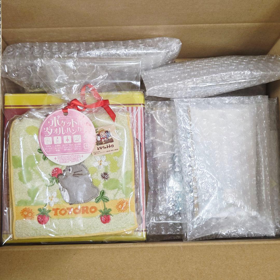 となりのトトロ　8点　まとめ売り　カレンダー　ハンカチ　ホルダー