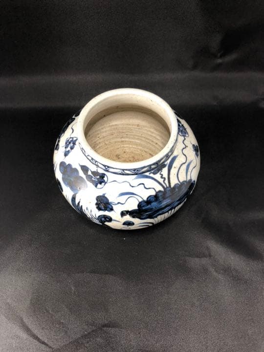 元代の青花花鸟紋壺