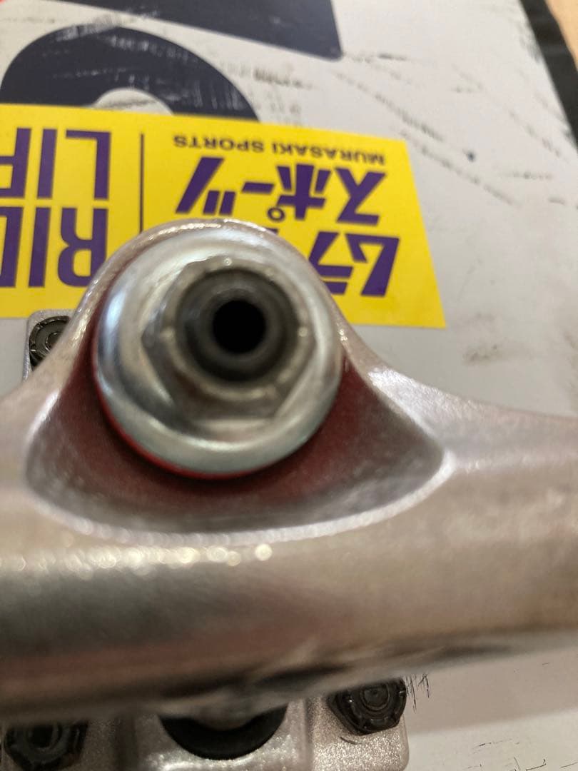 スケボー スケート スケートボード デッキ コンプリート THUNDER ホロー