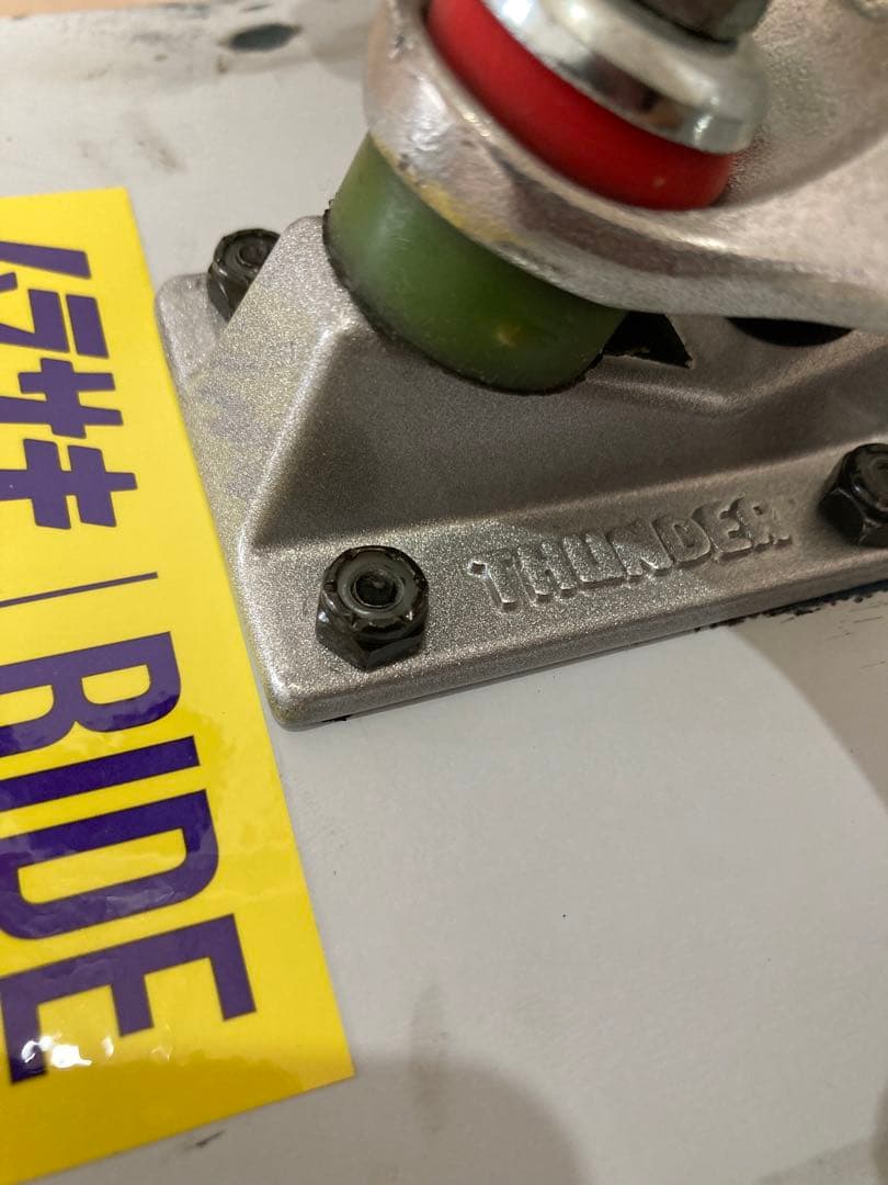 スケボー スケート スケートボード デッキ コンプリート THUNDER ホロー