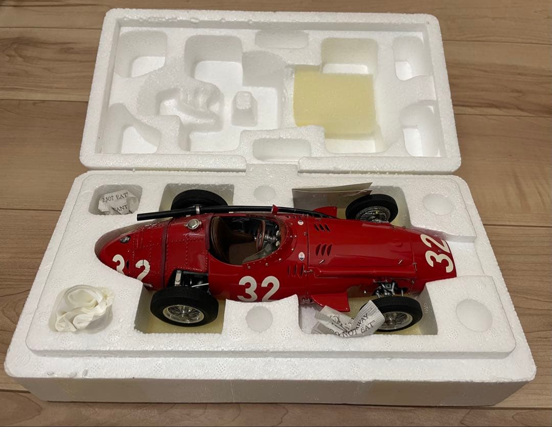 CMC社製1/18スケールMaserati 250F 限定品