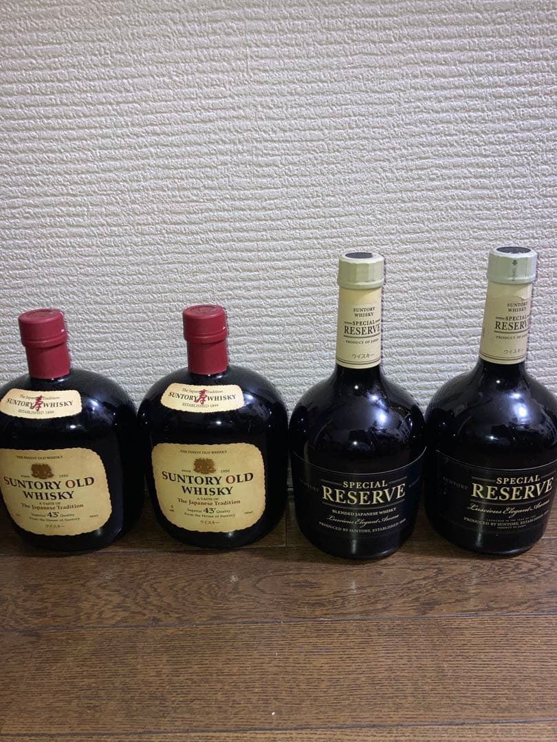 未開栓現行サントリーオールドとリザーブ2本ずつ計4本セット 未開栓現行サントリーオールドとリザーブ2本ずつ計4本セット SUNTORY