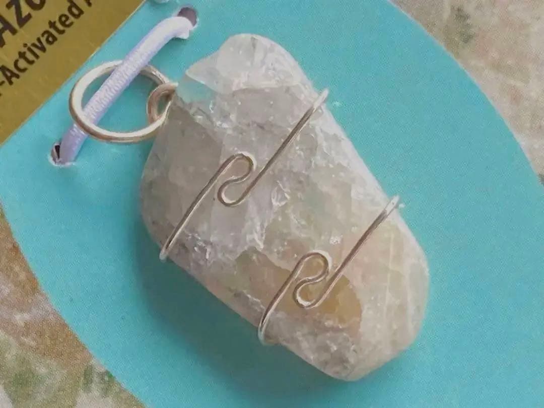 アゾゼオ　フェナカイト　H&E社 虹入り　うっすらピーチ　超希少カラー