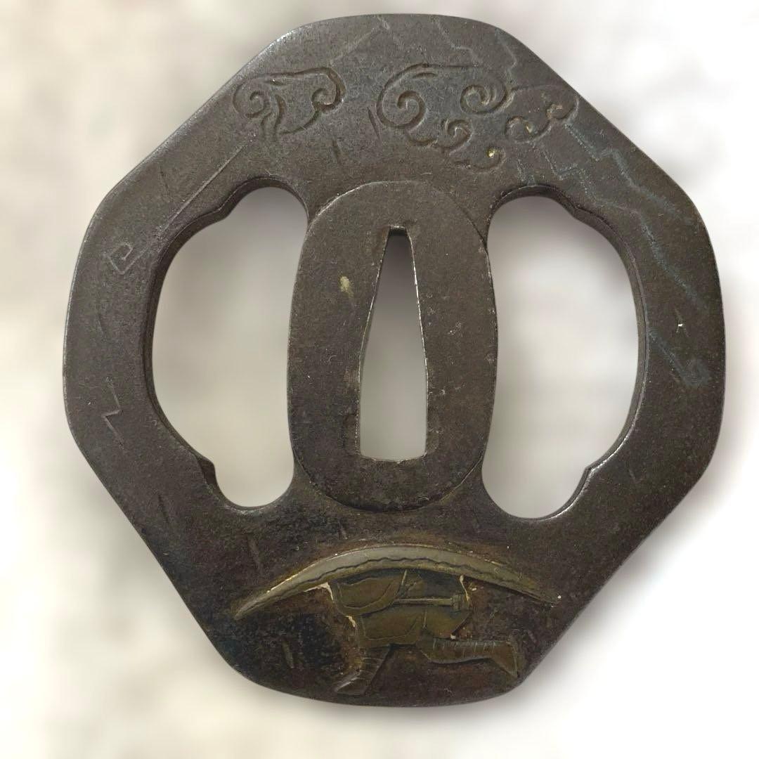 B-18 鍔　つば　木箱付き　武具　刀装具　鉄製　装飾品　日本刀　美術品　工芸品