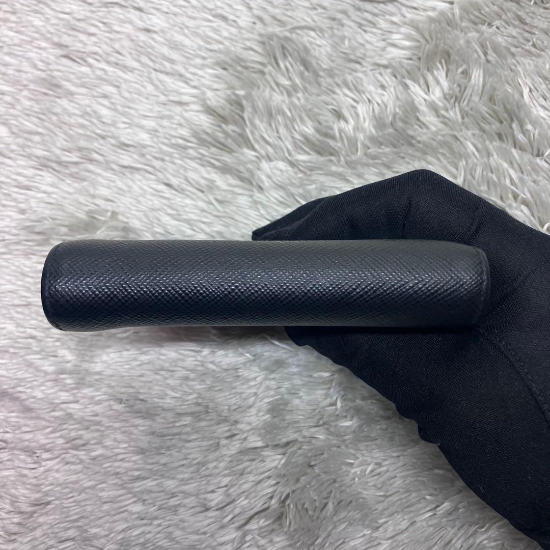 フラットファットさん専用PRADA 二つ折り財布サフィアーノトライアングルロゴ