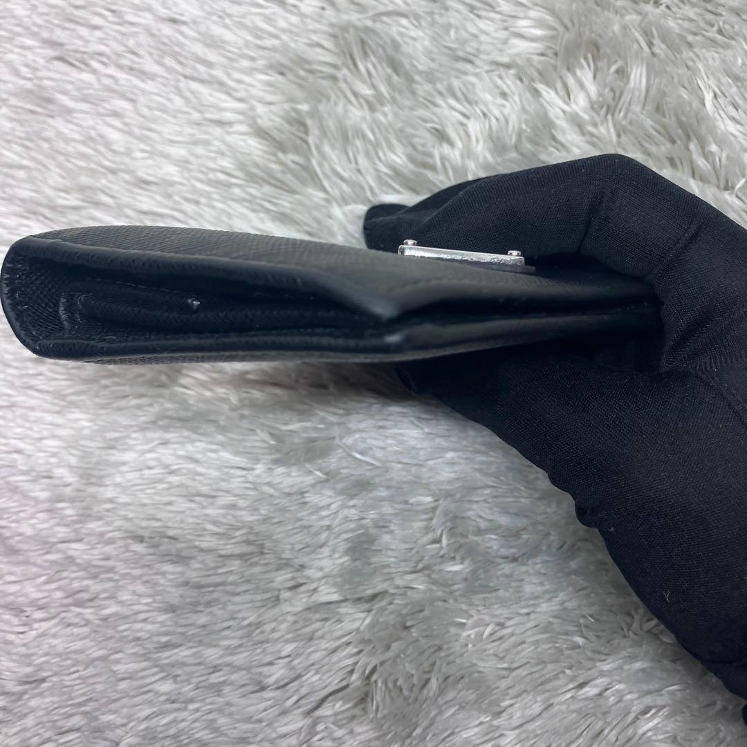 フラットファットさん専用PRADA 二つ折り財布サフィアーノトライアングルロゴ