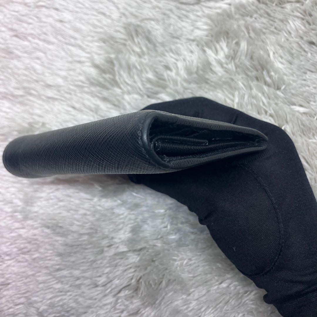 フラットファットさん専用PRADA 二つ折り財布サフィアーノトライアングルロゴ