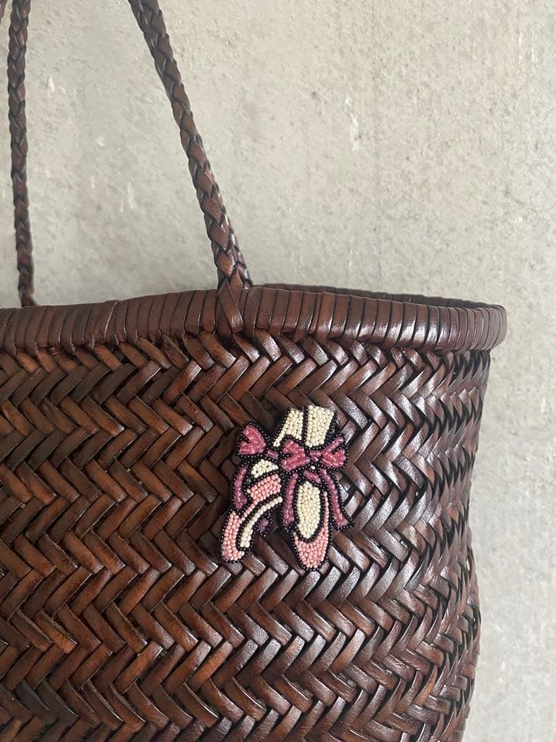 kaesa様専用】オートクチュール刺繍 トゥシューズ・四つ葉シルバーブローチ