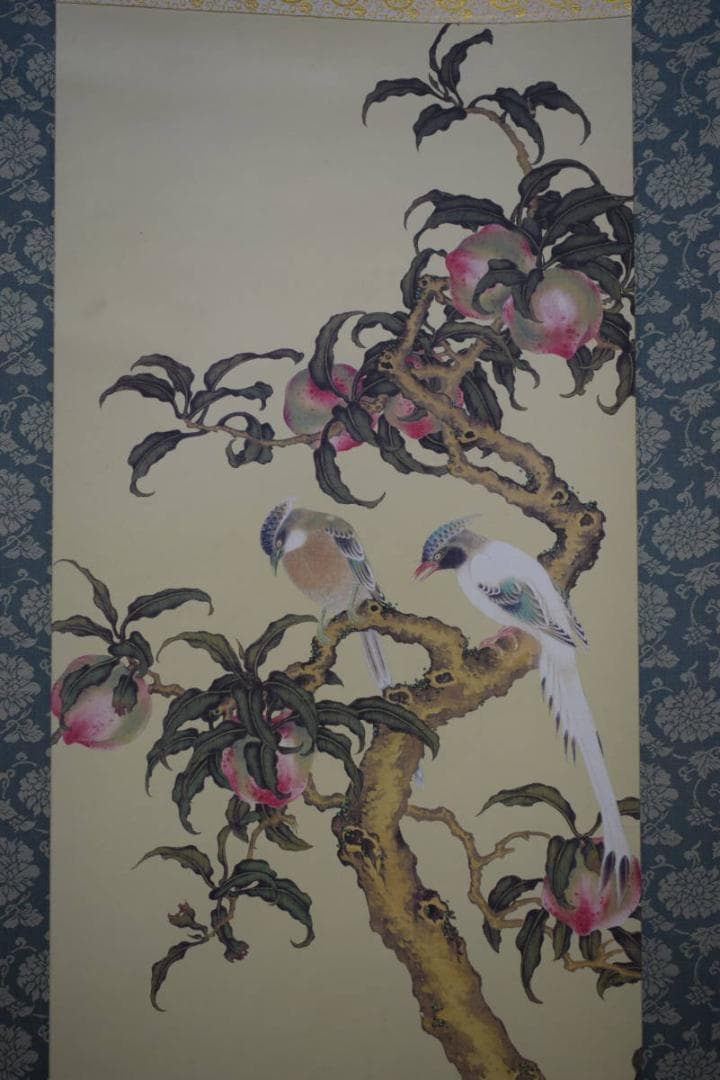 複製/熊代熊斐/桃樹山鵲図/工芸/布袋屋掛軸HF-464