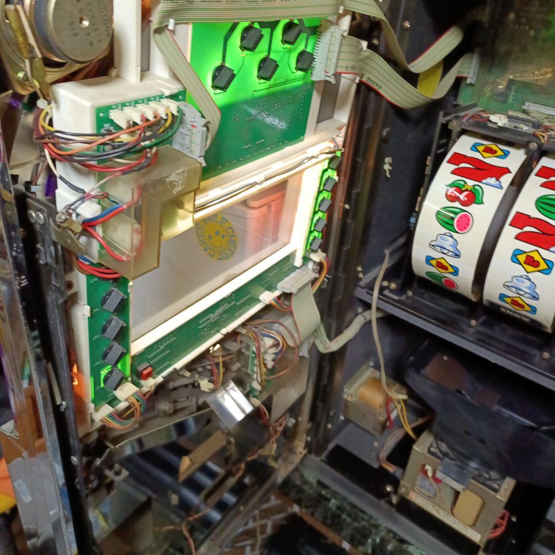 パチスロ実機 スノーキー 4号機 メダル仕様 メダル約1150枚付き - メルカリ