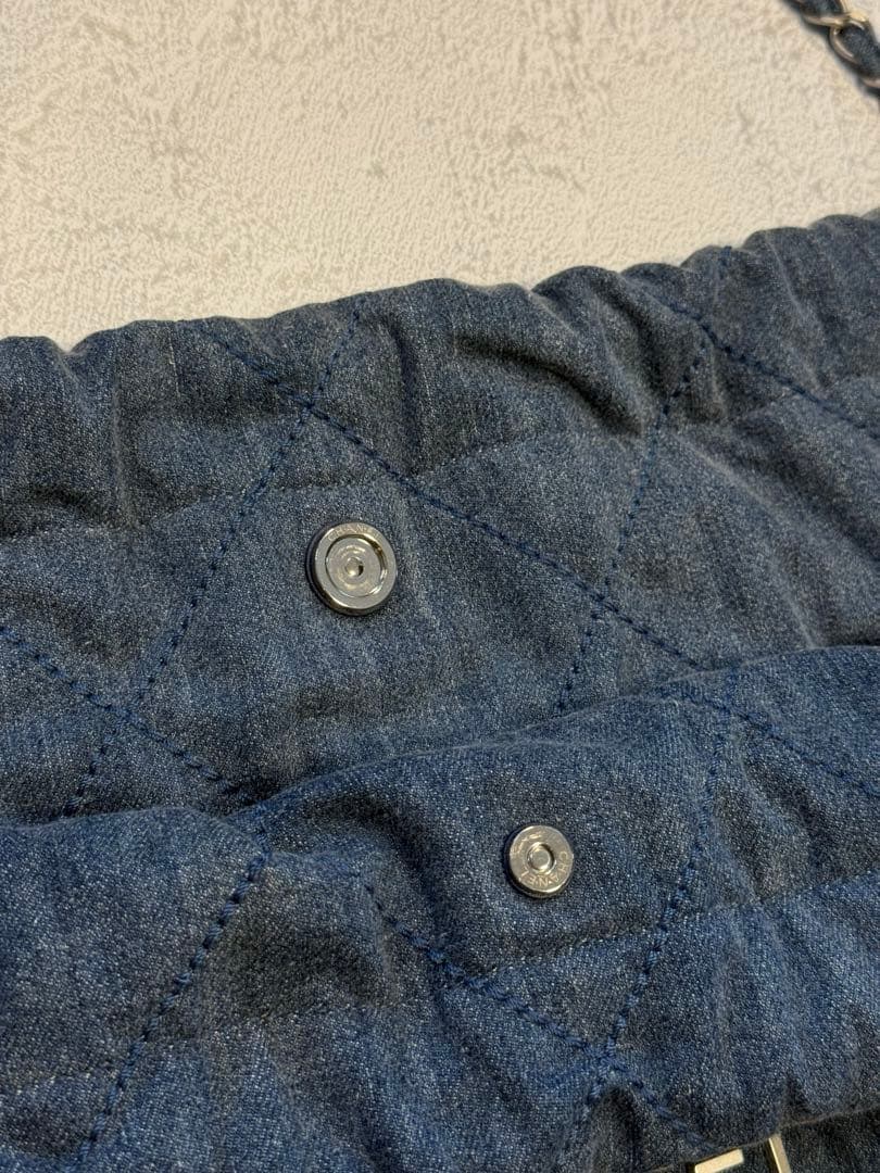 CHANEL 22 スモール　ハンドバッグ