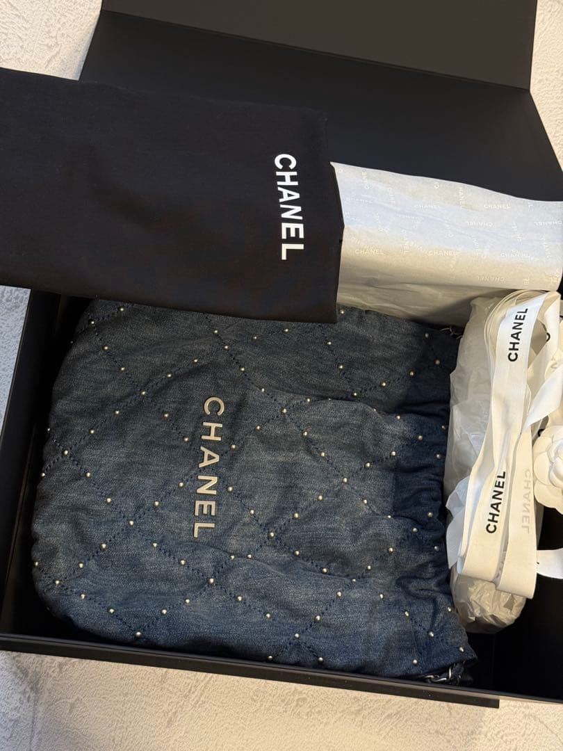 CHANEL 22 スモール　ハンドバッグ