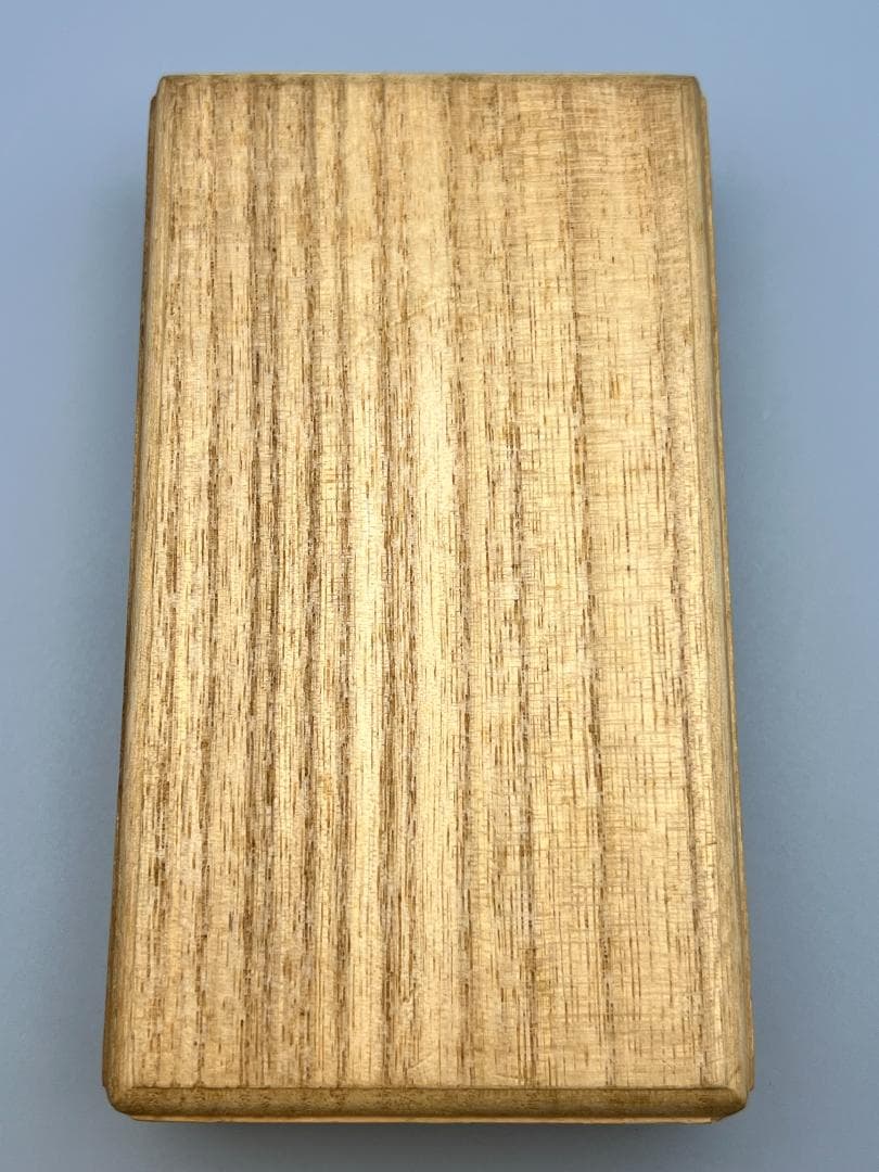 刀装具 劉海戲金蟾図小柄 勝寿在銘 四分一地 鋤出高彫 金銀象嵌色絵 化粧箱