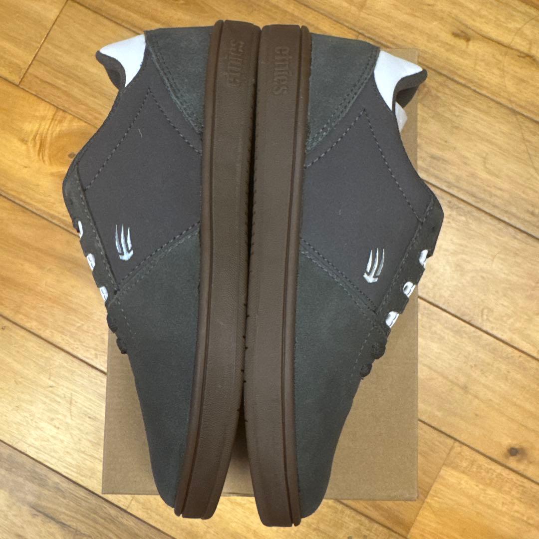 エトニーズ　JOSLIN グレー 24センチ