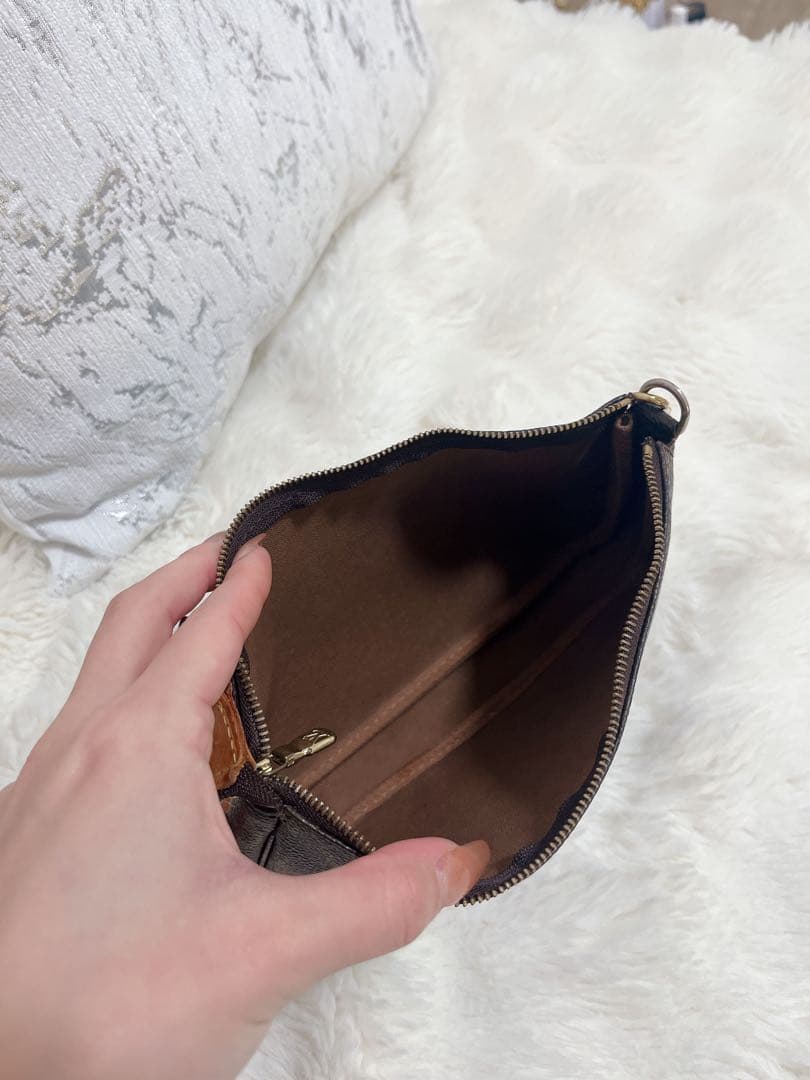 ルイ・ヴィトン モノグラム ポーチ