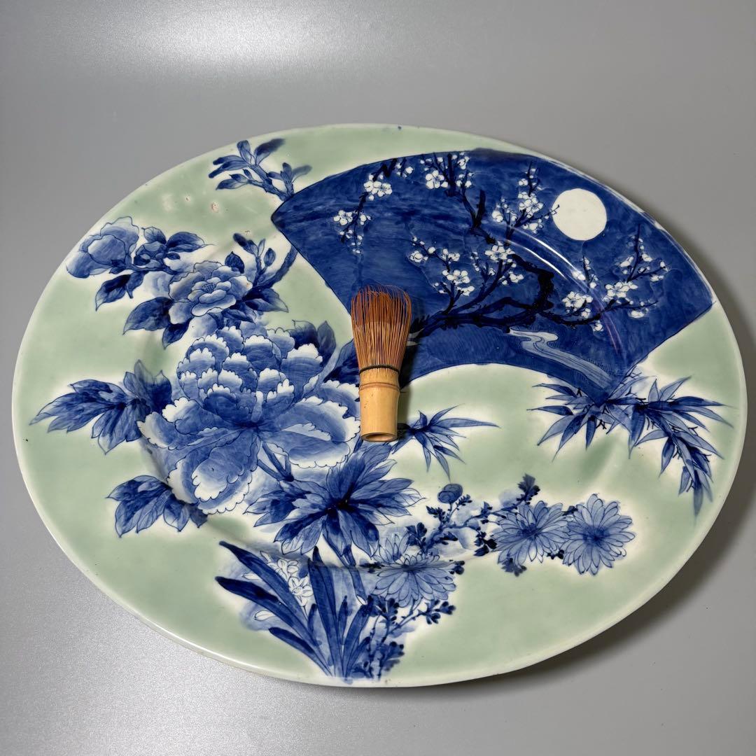 幕末〜明治期　青磁染付夜桜図楕円形大皿　牡丹文様　福　裏葡萄文様　48.6cm