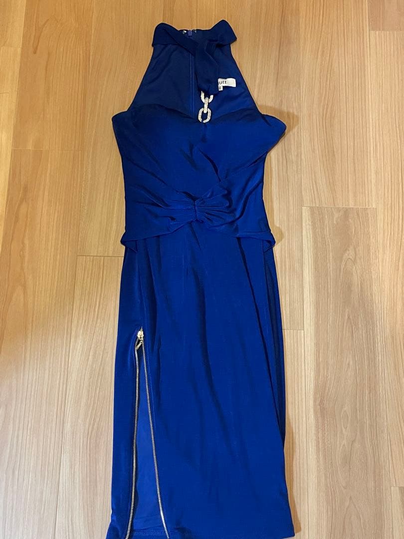 Veautt フロントチャーム　ドレス