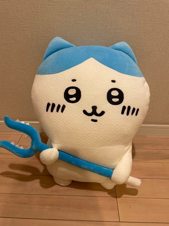 【希少】討伐棒をもった特大ぬいぐるみ　ハチワレ 希少】討伐棒をもった特大ぬいぐるみ ハチワレ｜希少】討伐棒をもった