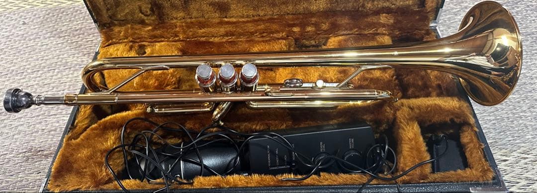 【YAMAHA】ゴールド トランペット -Silent BRASS付-