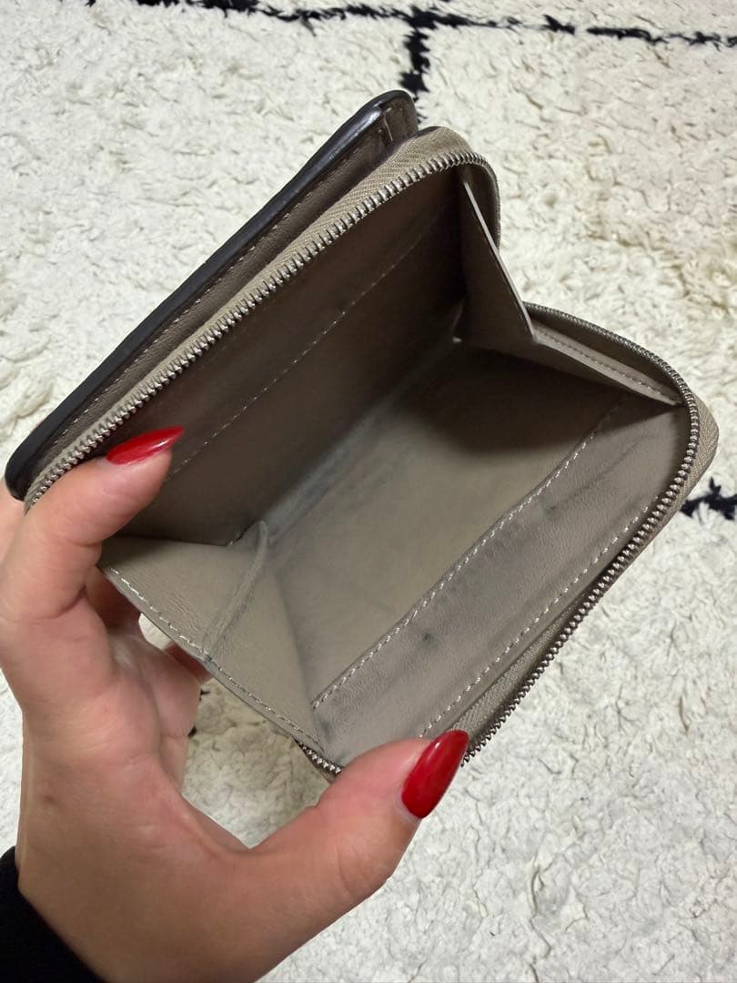 FENDI 二つ折り財布 グレー レザー