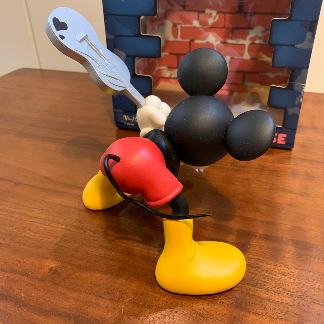 クラッシュミッキーフィギュア　ディズニーxRoen x メディコムトイ