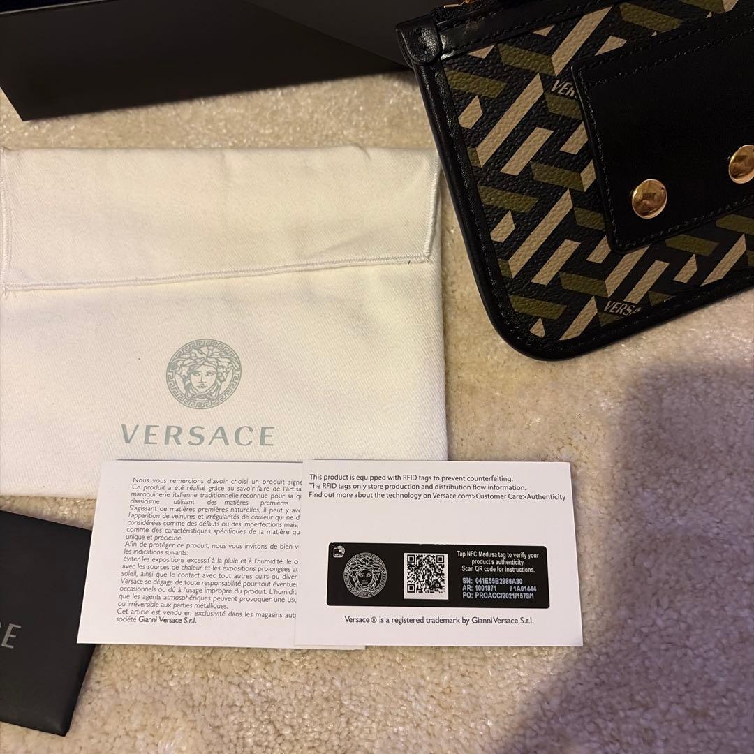 【箱付き新品未使用品】ギフトにVersaceヴェルサーチ ケース